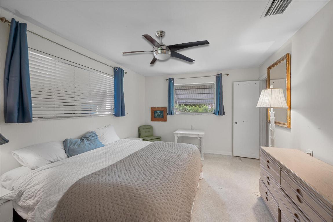 117 E Riverside Drive