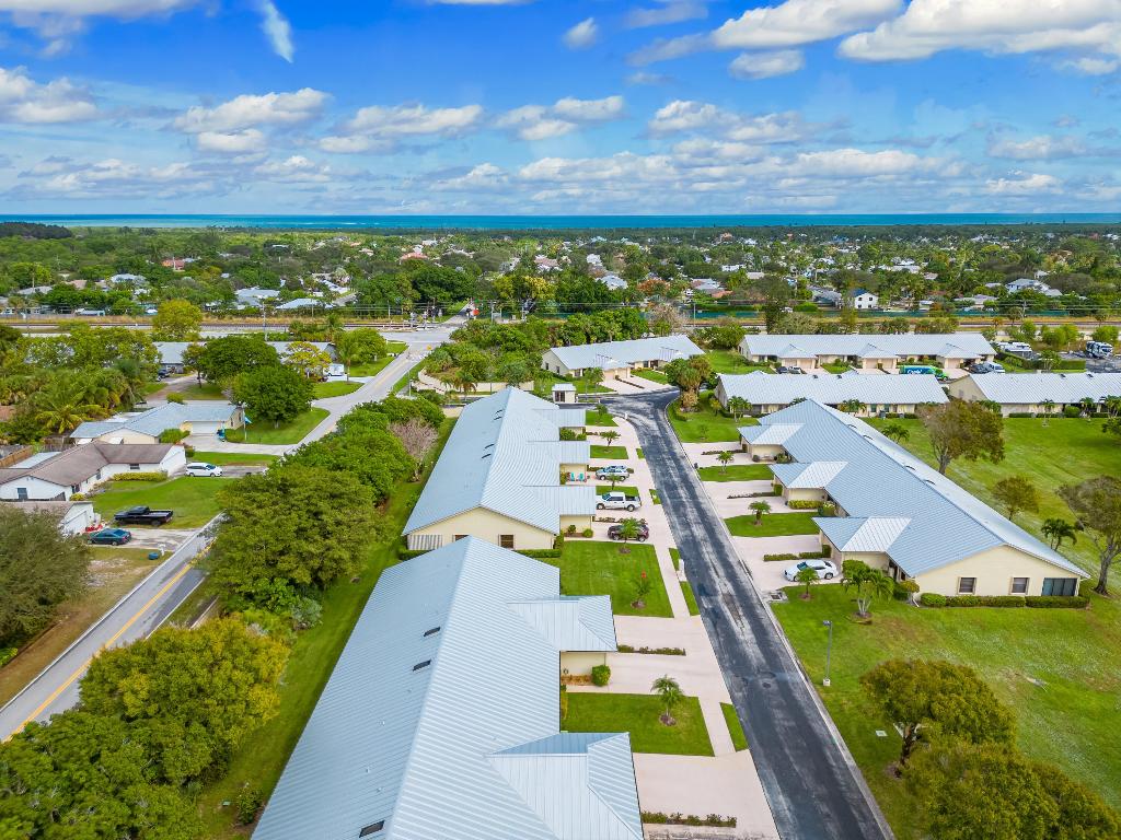 7877 SE Sugar Sand Circle