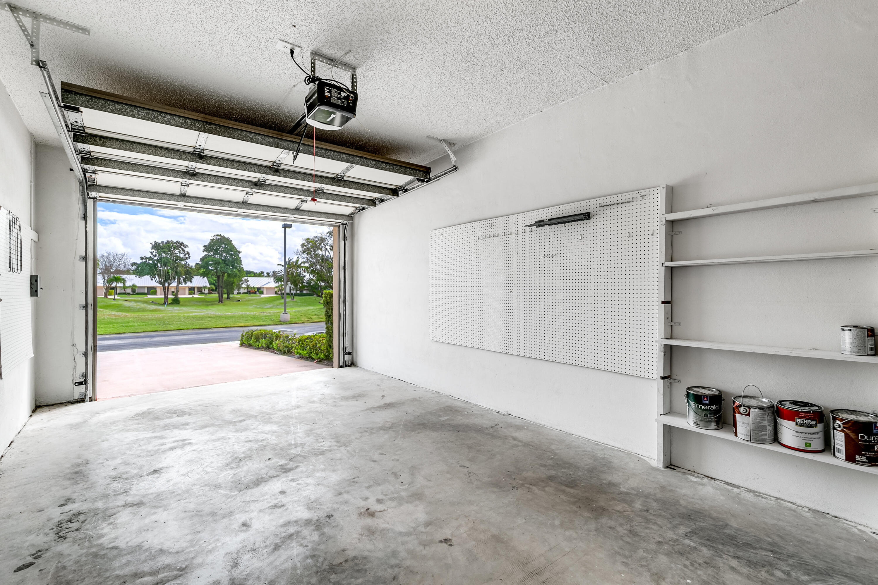 7877 SE Sugar Sand Circle