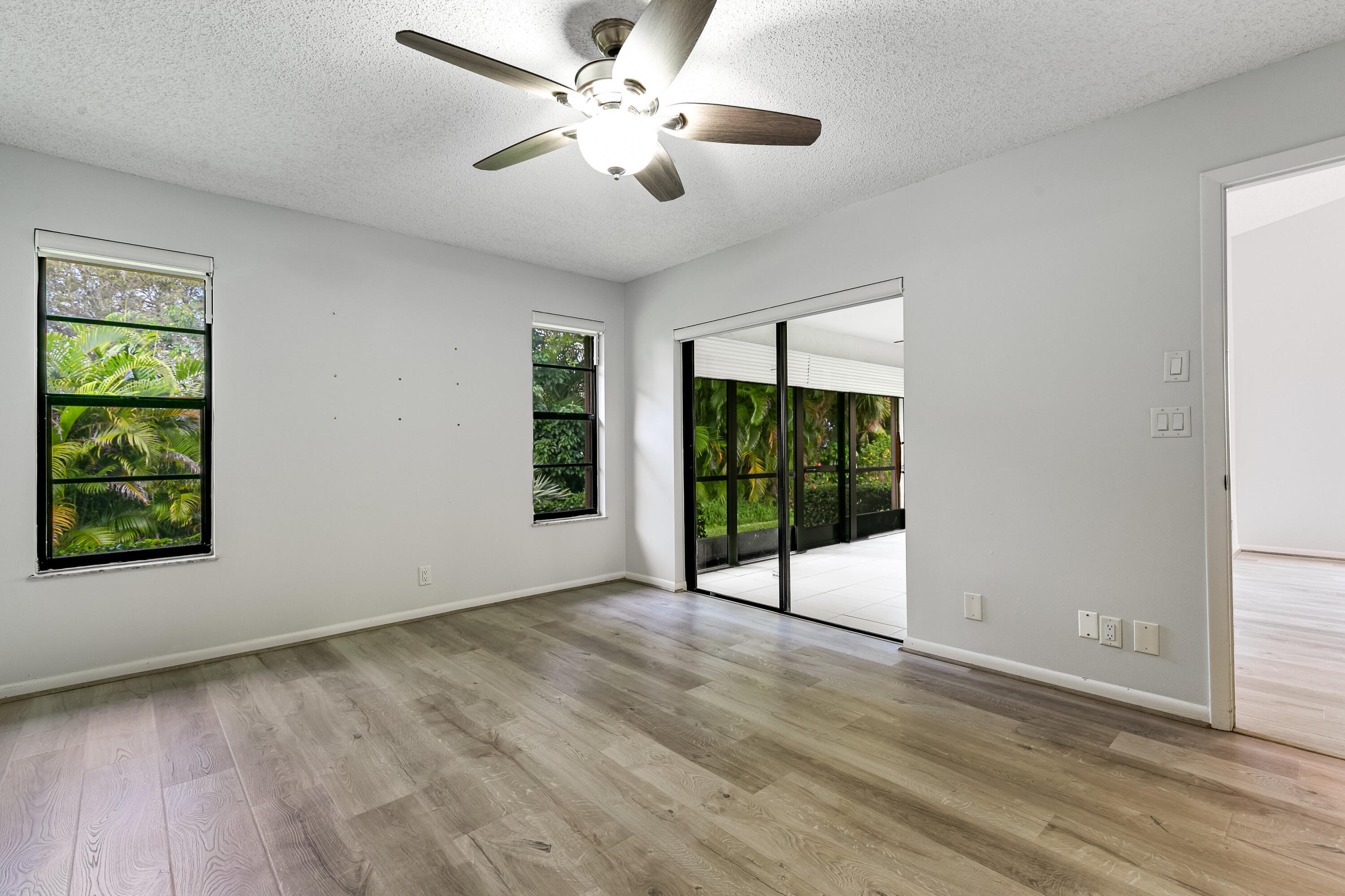 7877 SE Sugar Sand Circle