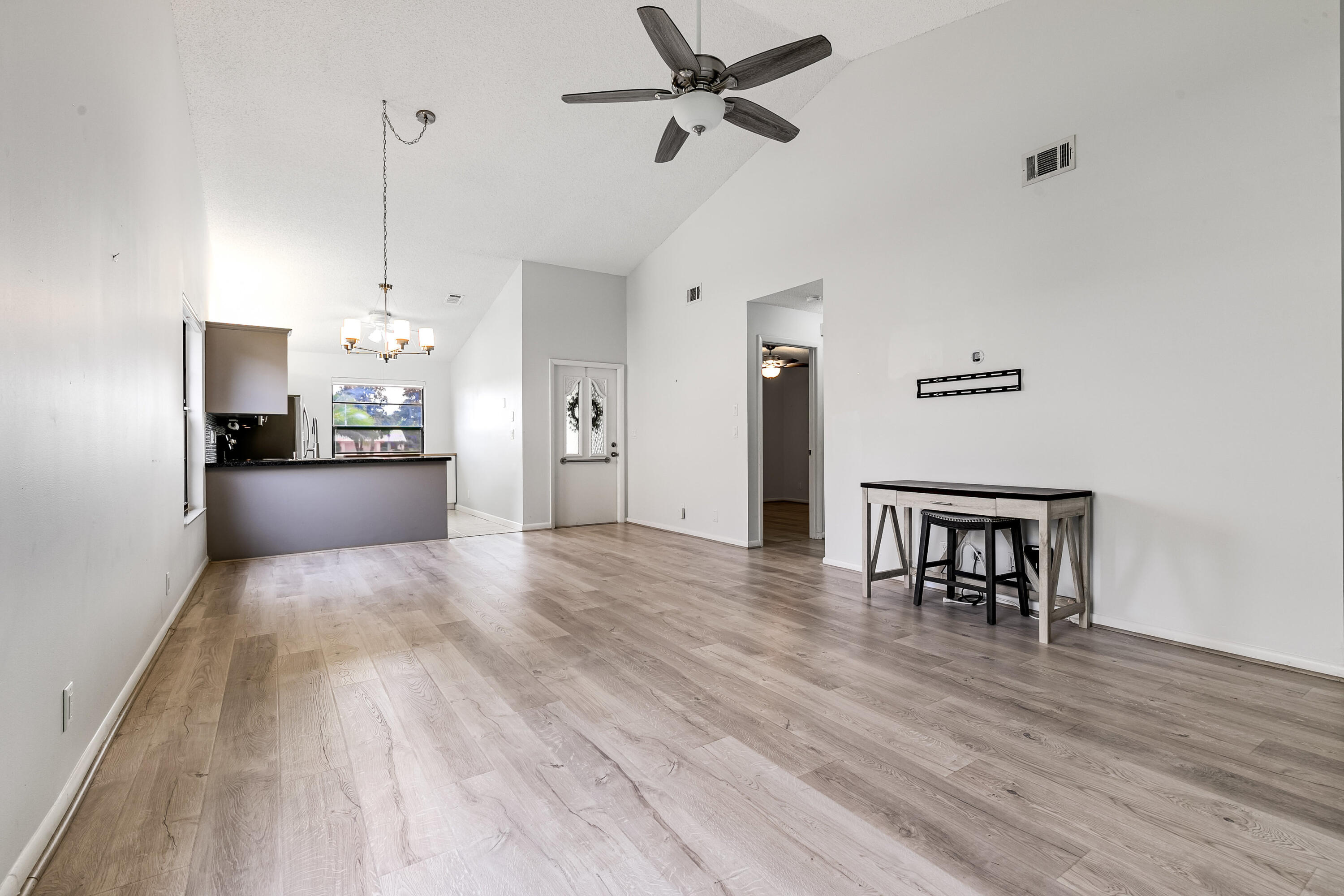 7877 SE Sugar Sand Circle