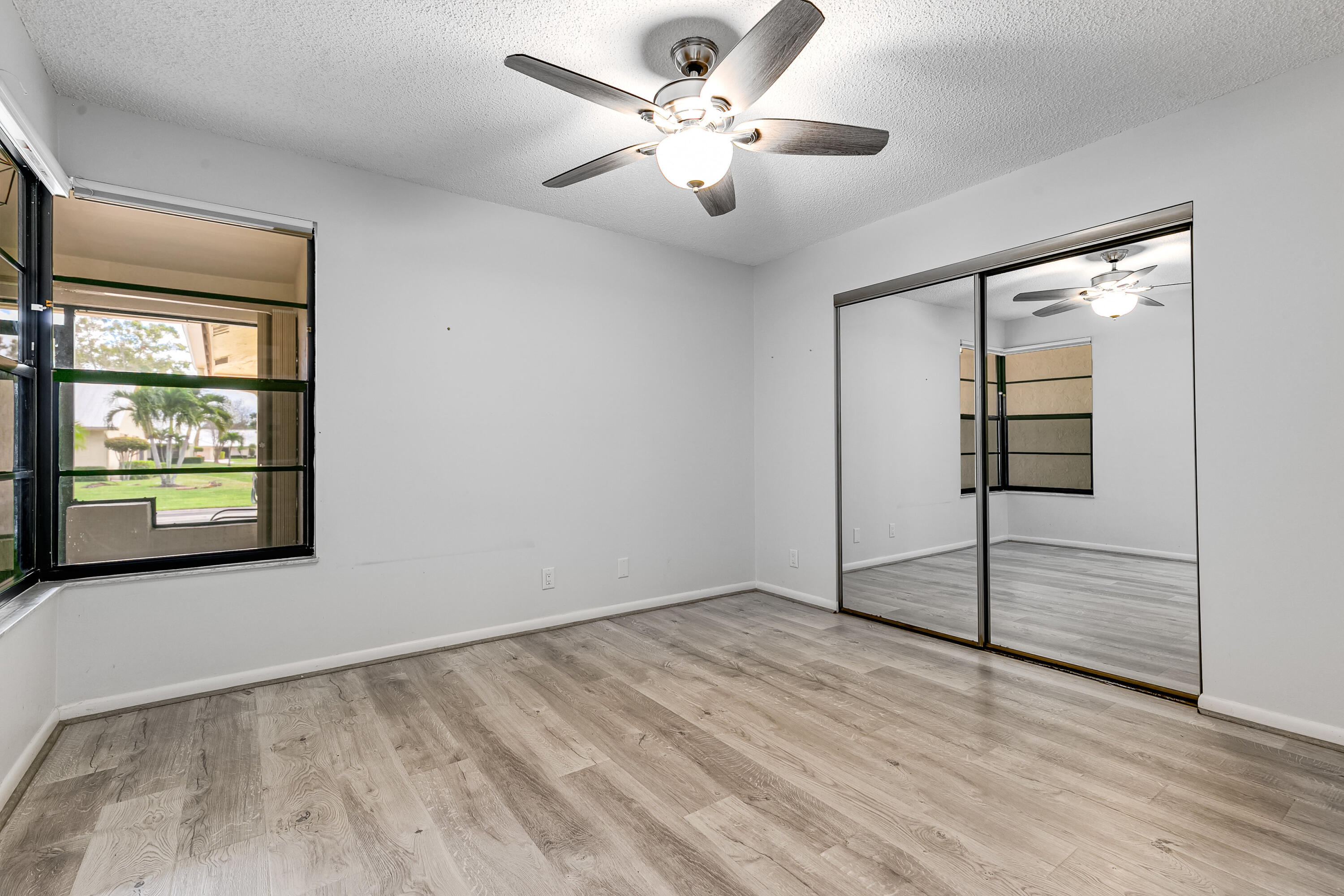 7877 SE Sugar Sand Circle