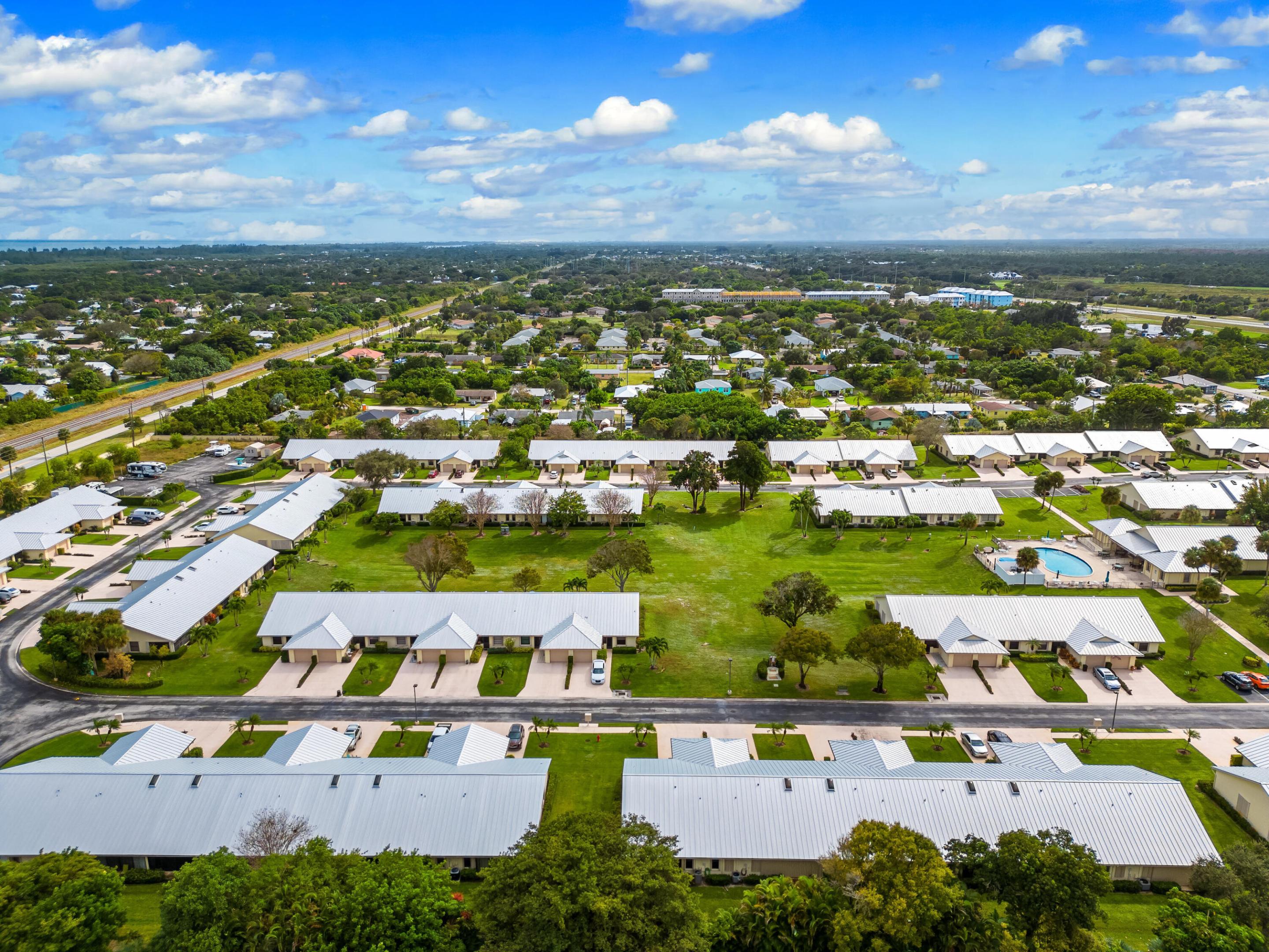 7877 SE Sugar Sand Circle