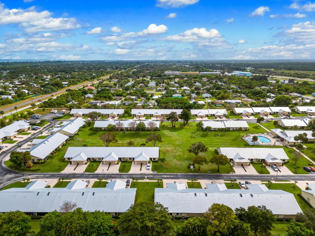 7877 SE Sugar Sand Circle