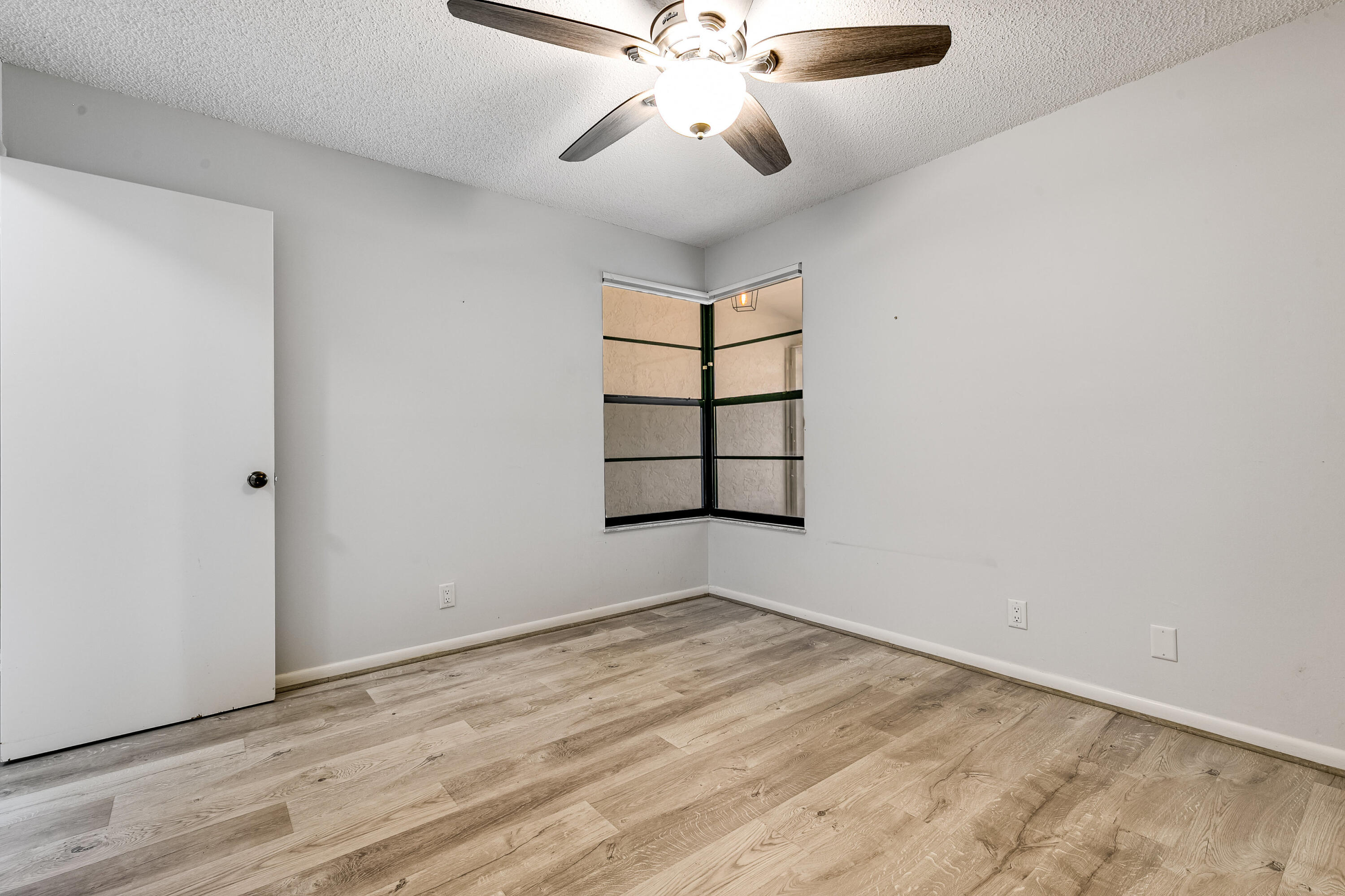 7877 SE Sugar Sand Circle