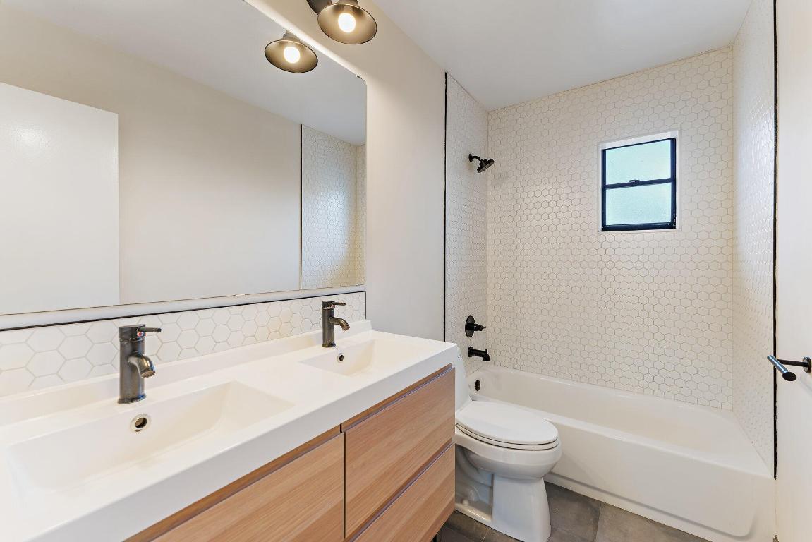 1111 Chickasaw Street