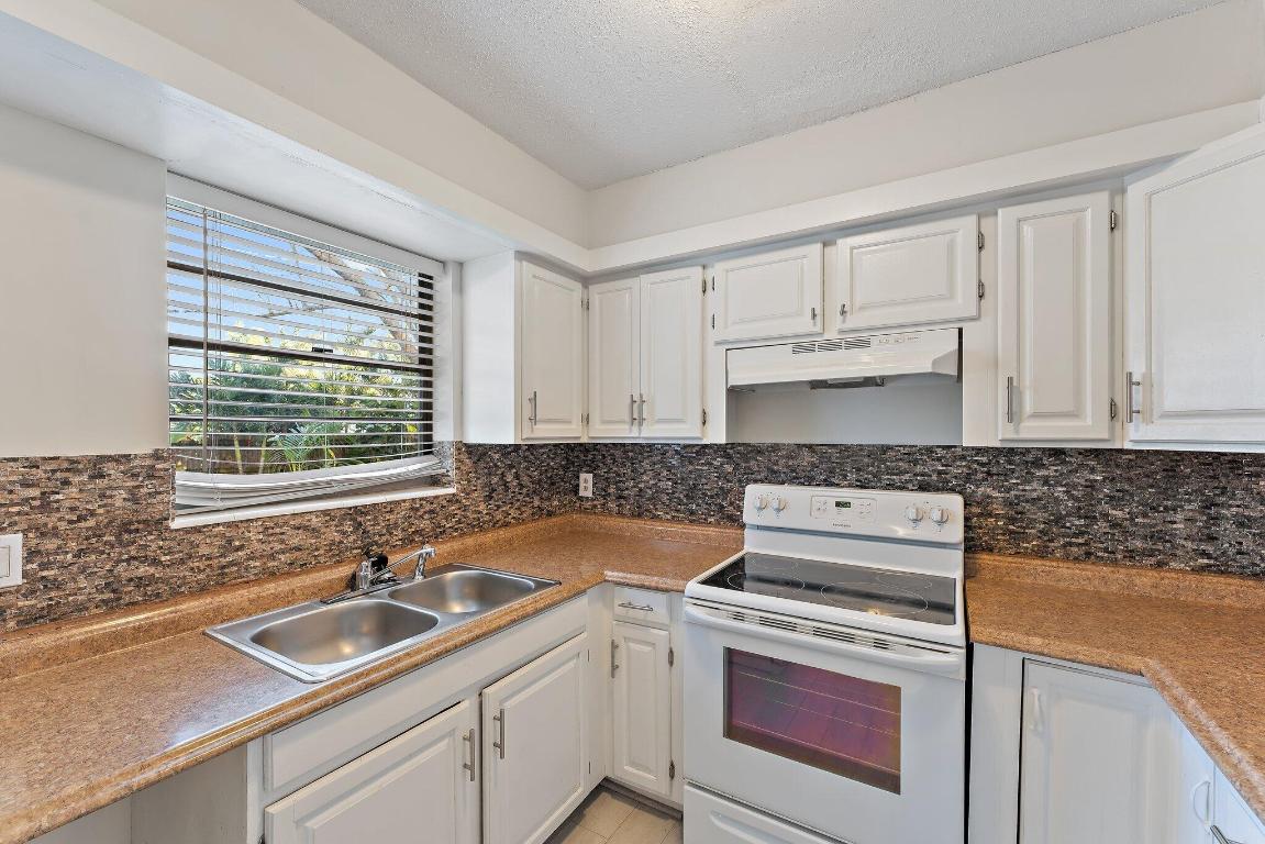 1111 Chickasaw Street