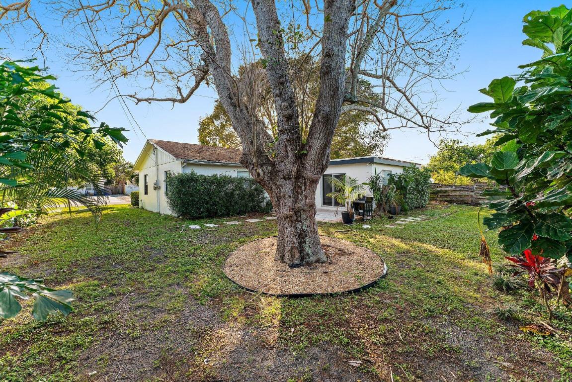 1111 Chickasaw Street