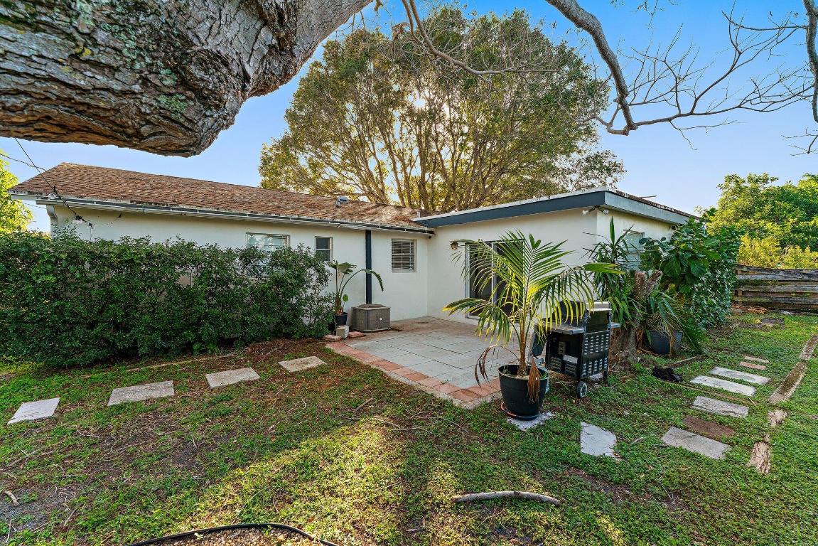 1111 Chickasaw Street