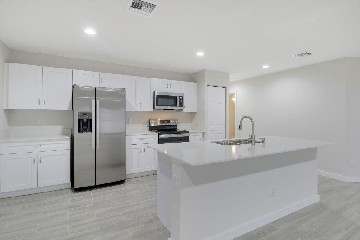 2118 SW Alloway Avenue