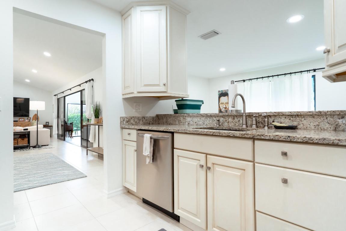 113 SE Turtle Creek Drive