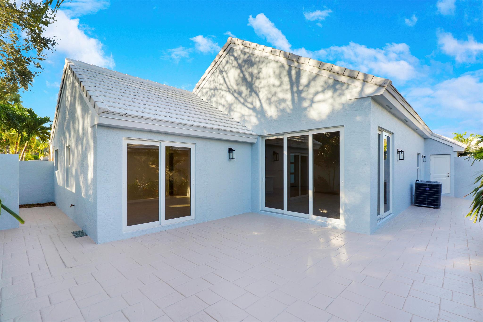 17 Dorchester Circle