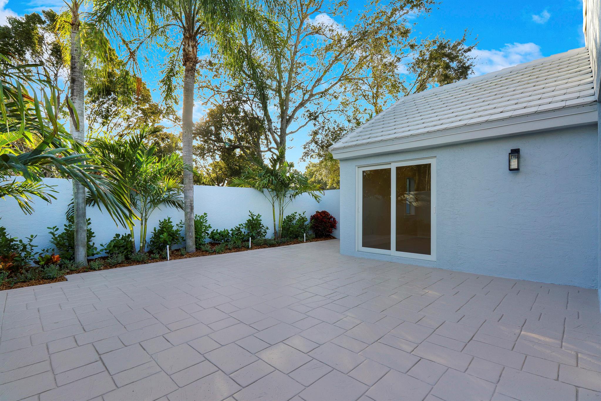 17 Dorchester Circle