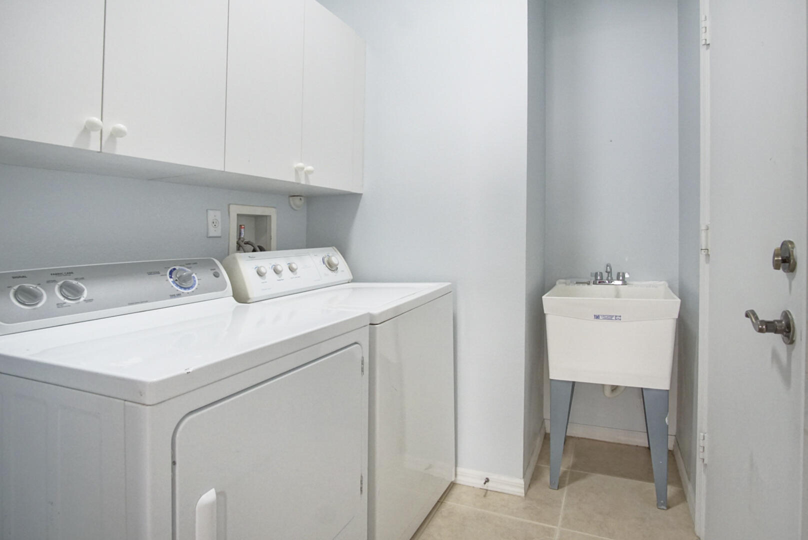 229 SW Manatee Springs Way