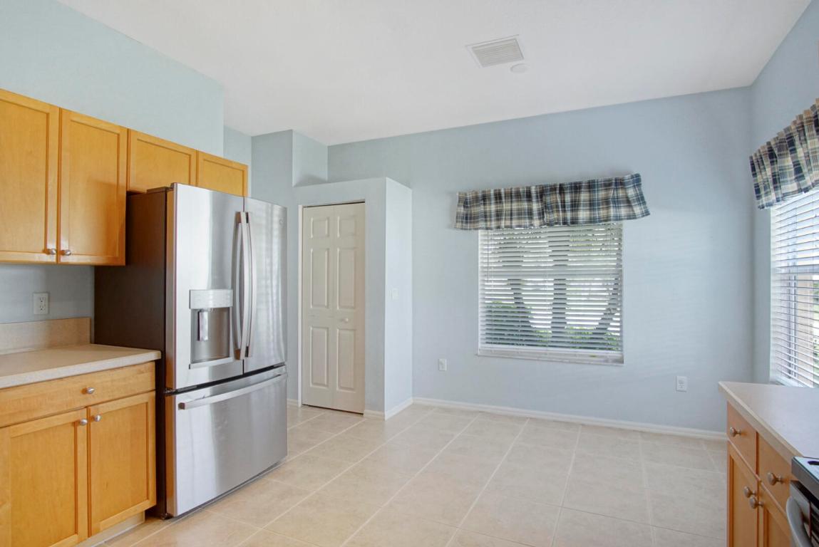 229 SW Manatee Springs Way