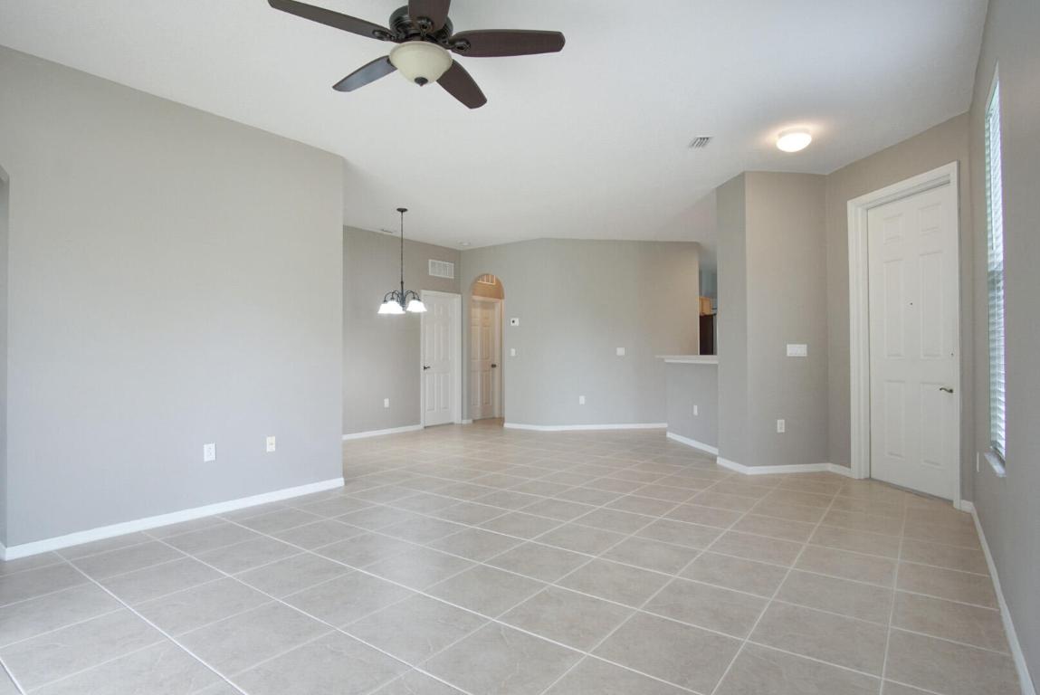 229 SW Manatee Springs Way