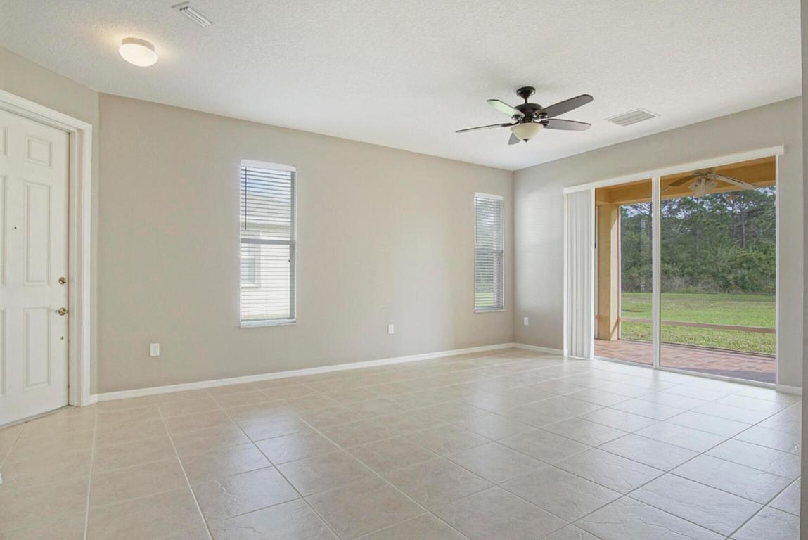 229 SW Manatee Springs Way