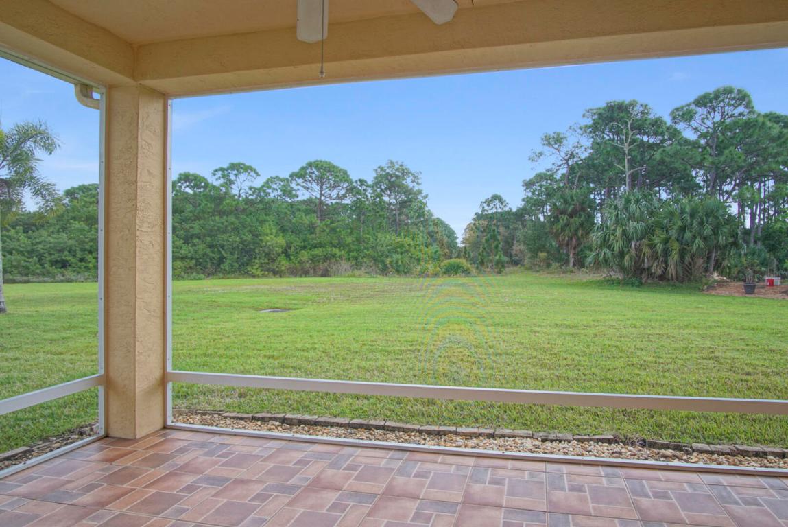 229 SW Manatee Springs Way