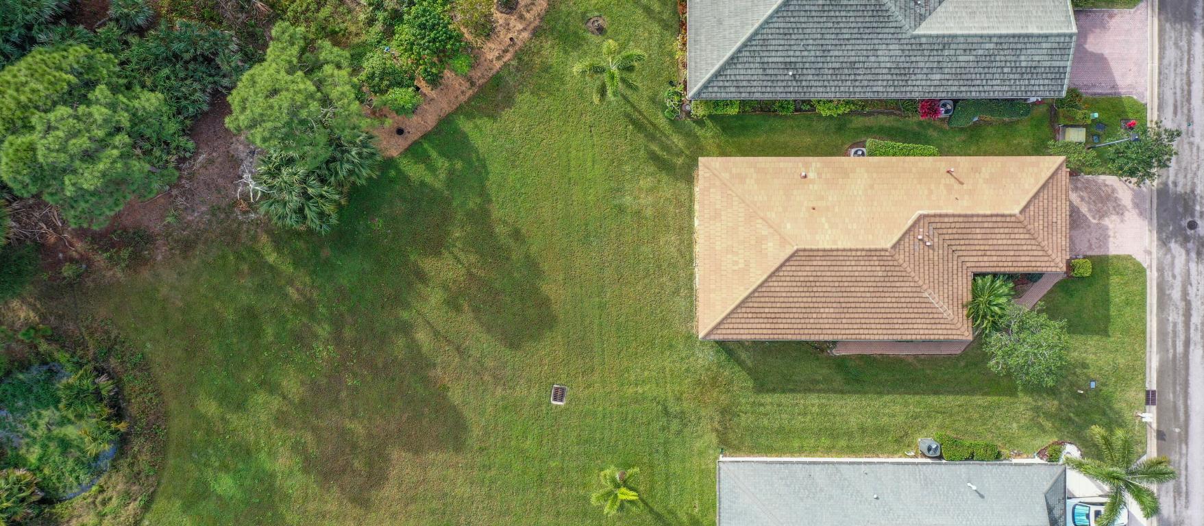 229 SW Manatee Springs Way