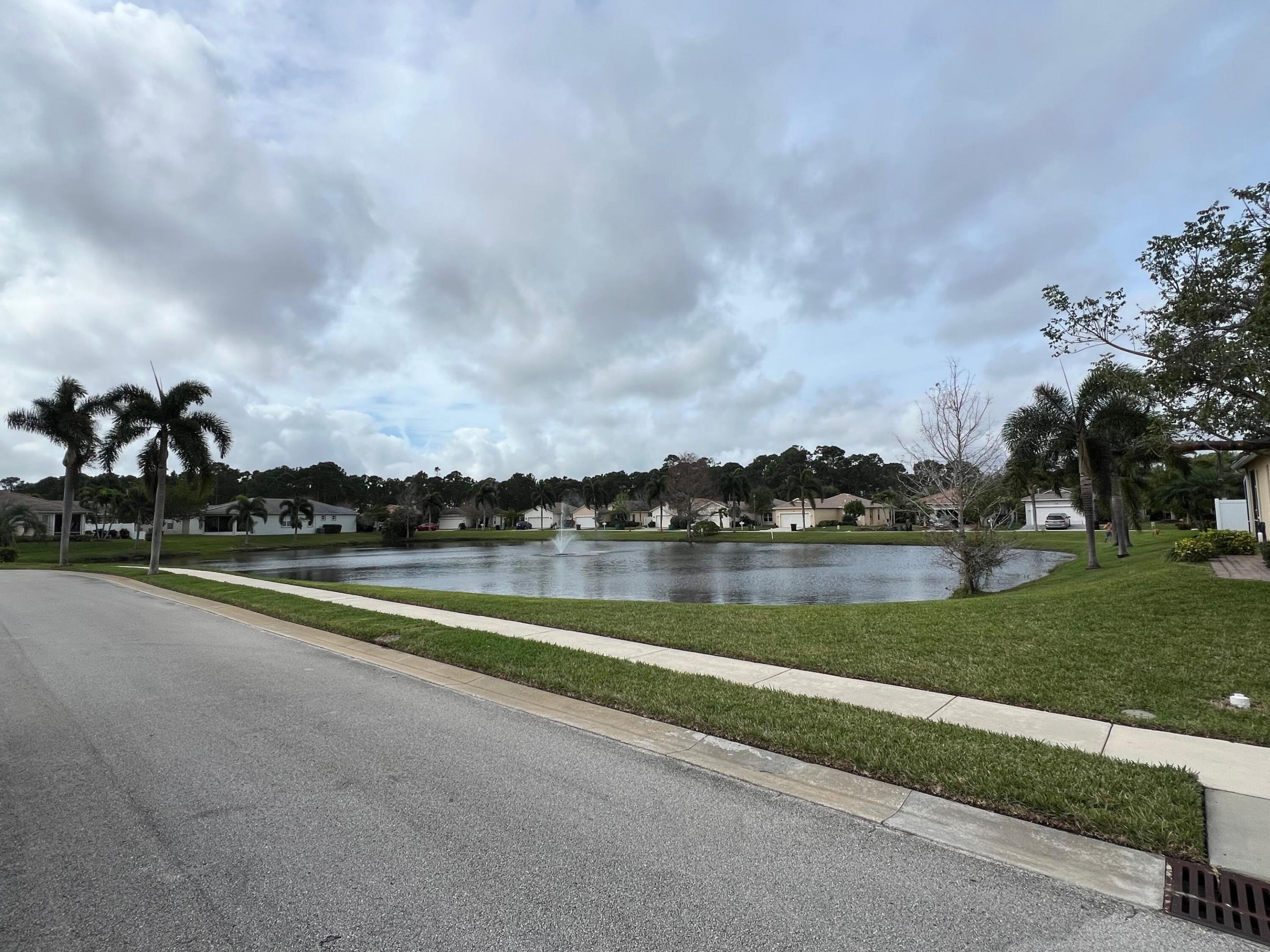 229 SW Manatee Springs Way