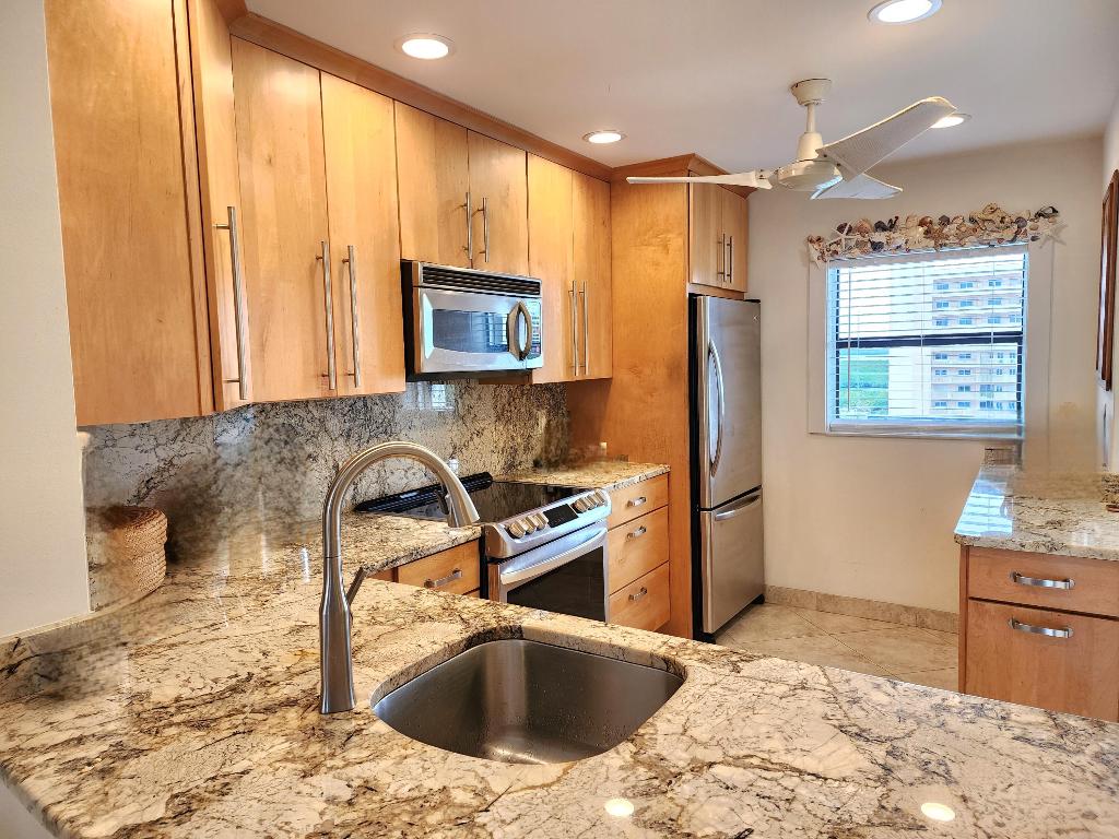 5151 N Highway A1a 712