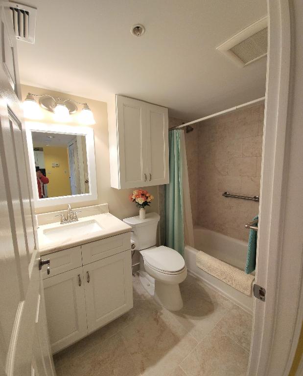 5167 N Highway A1a 402