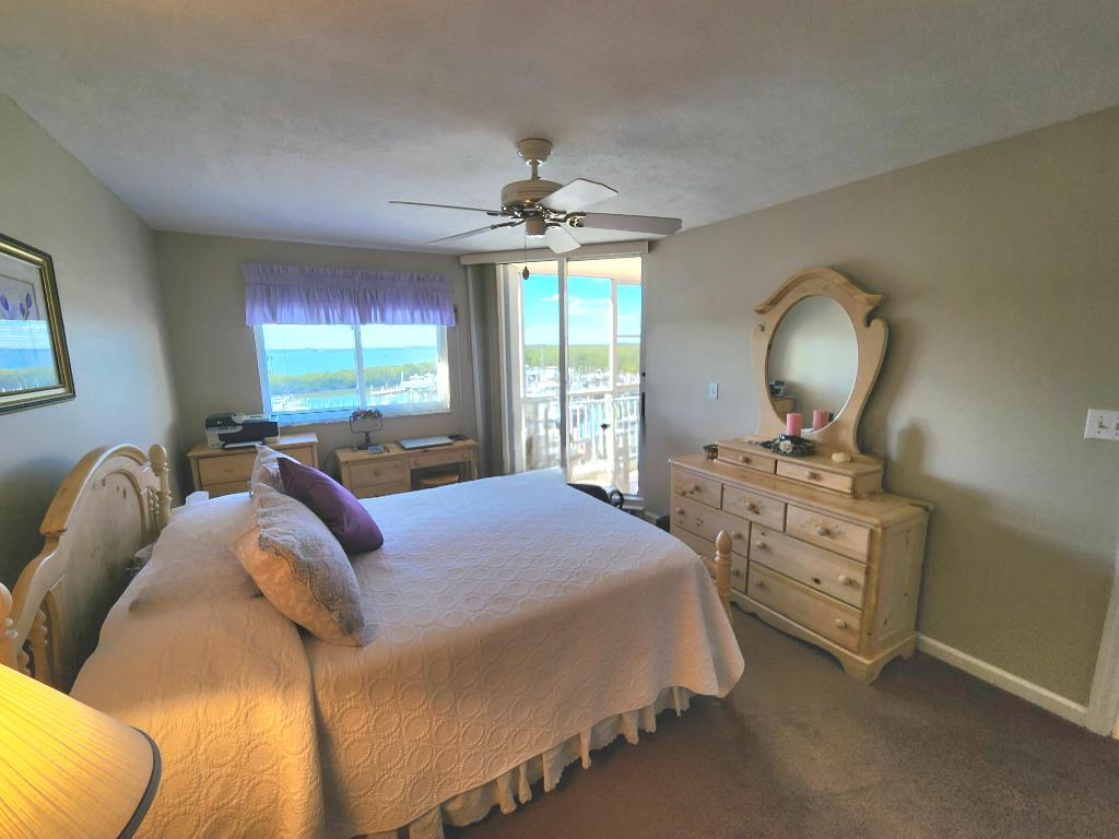 5167 N Highway A1a 402