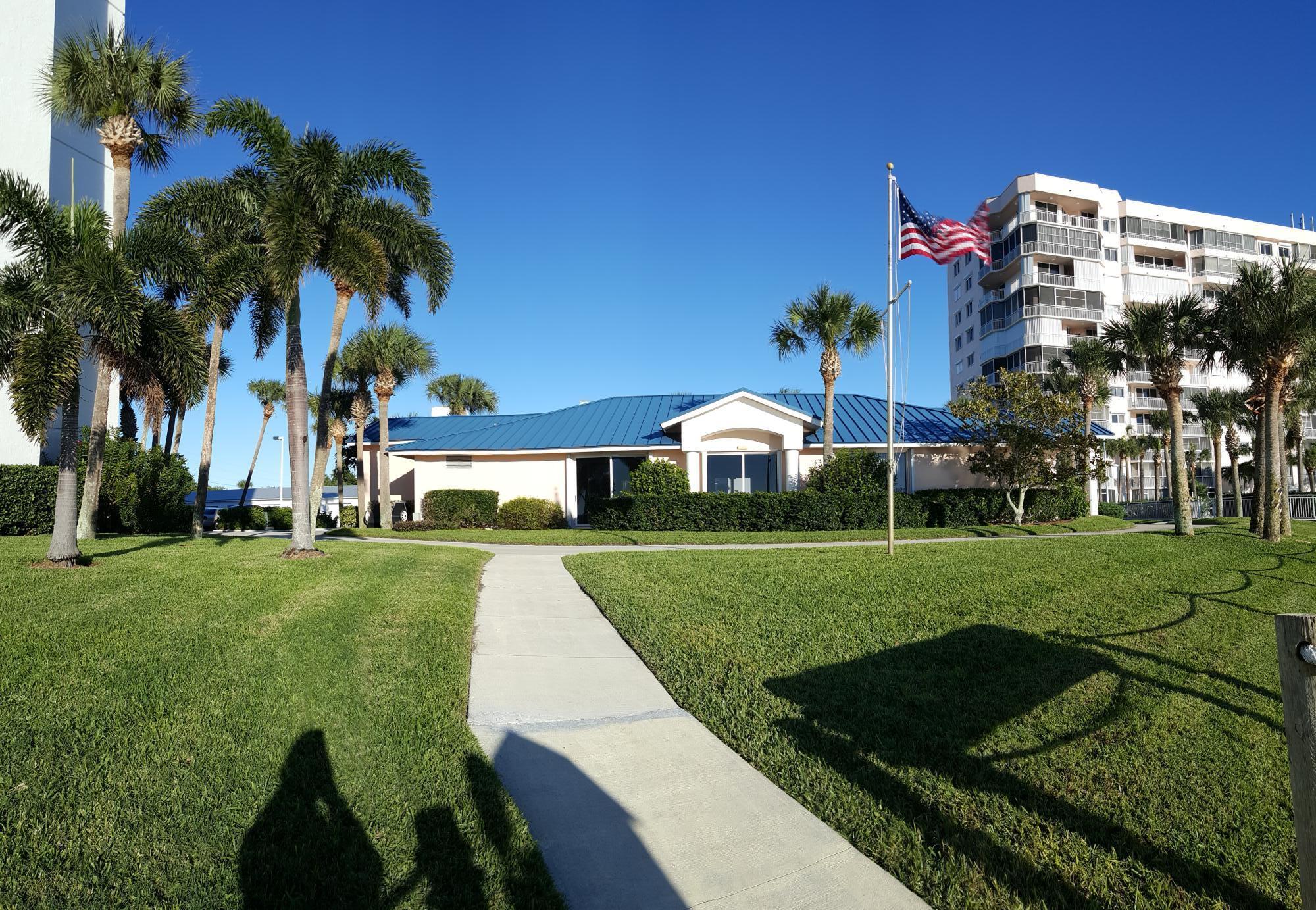 5167 N Highway A1a 402