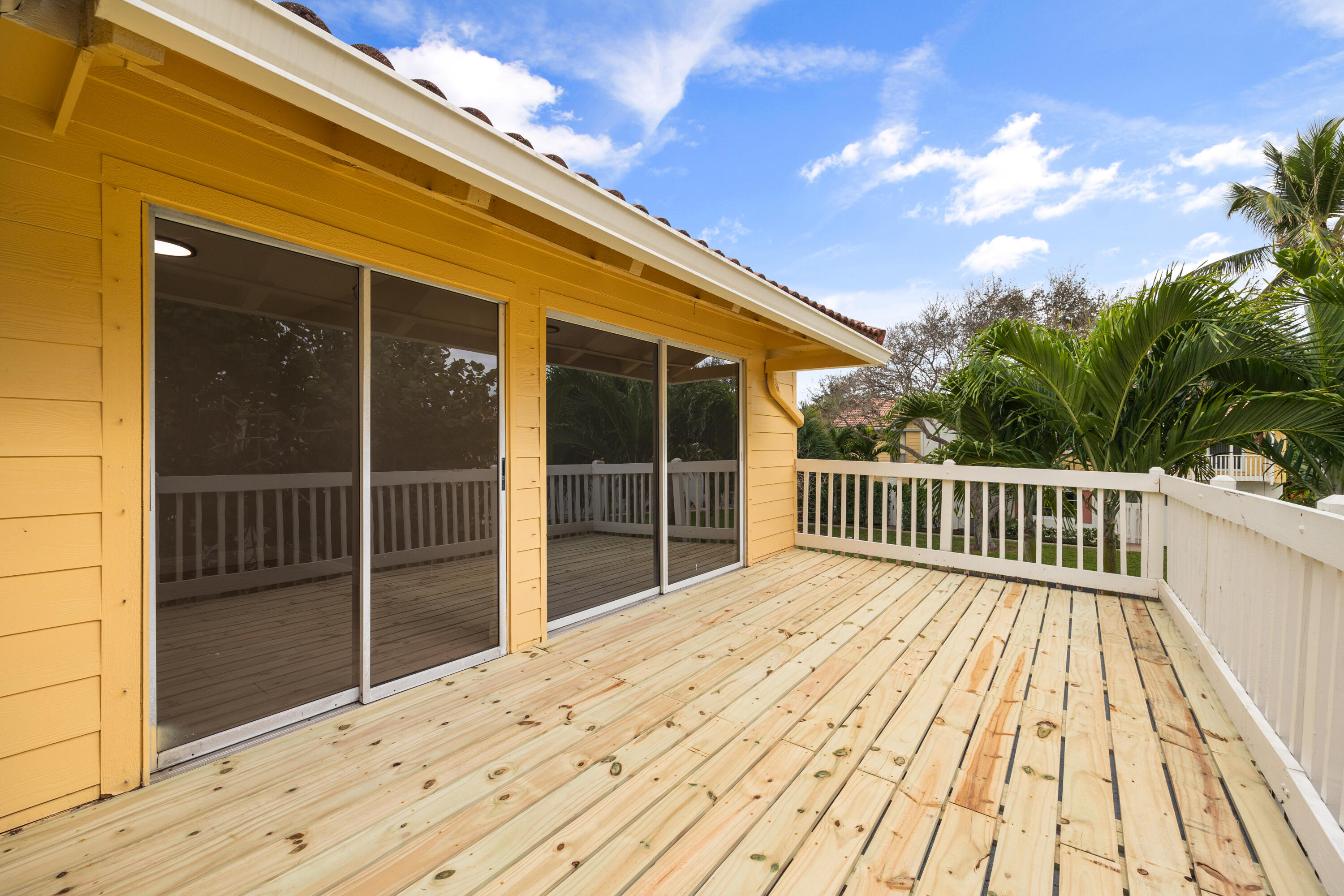 214 Seabreeze Circle