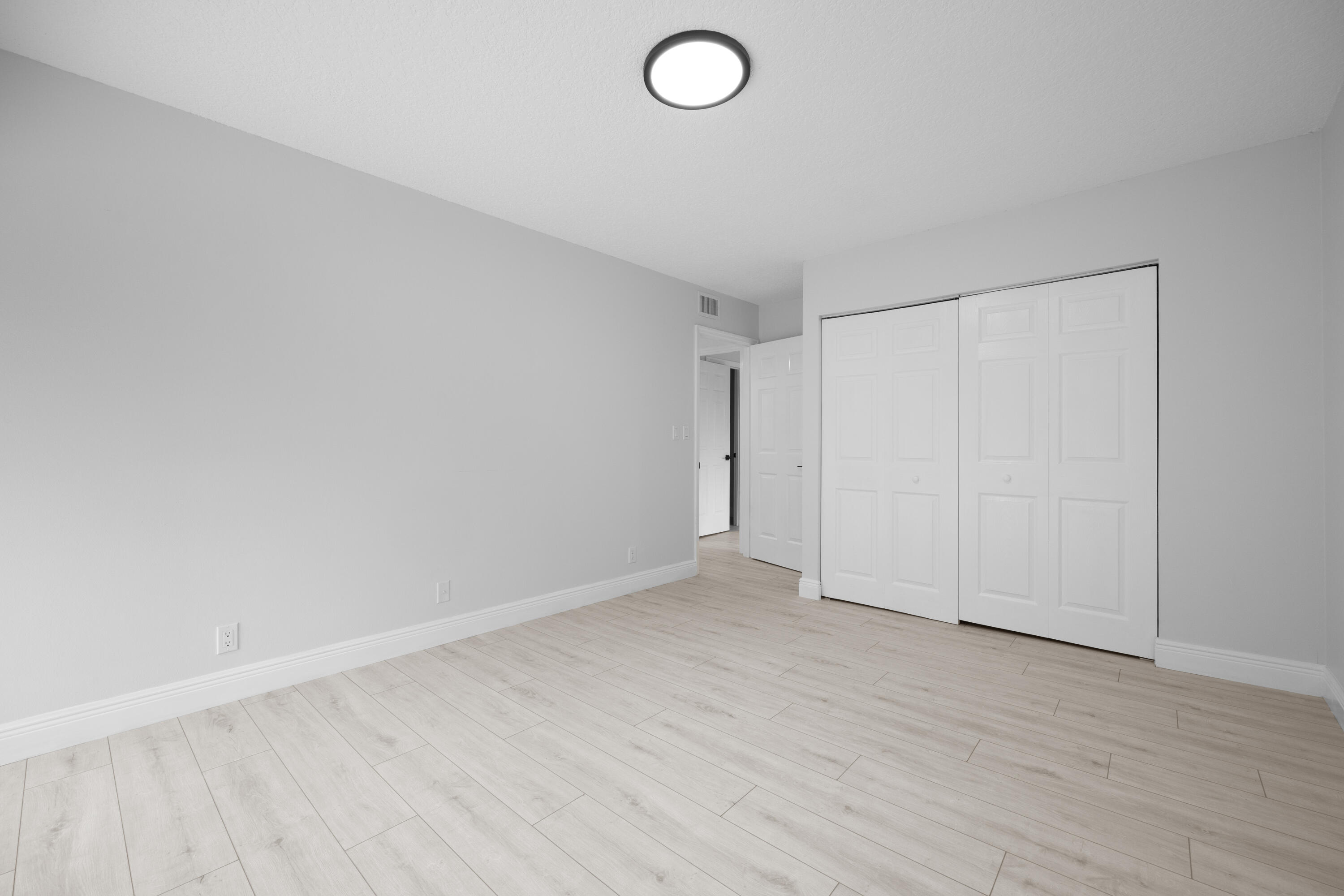 214 Seabreeze Circle