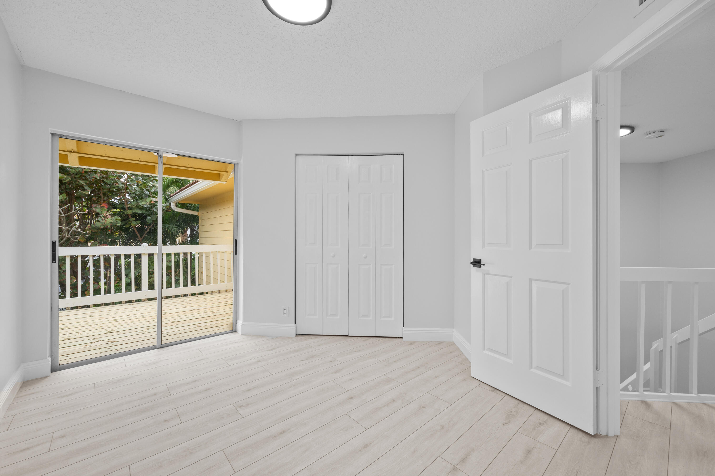 214 Seabreeze Circle
