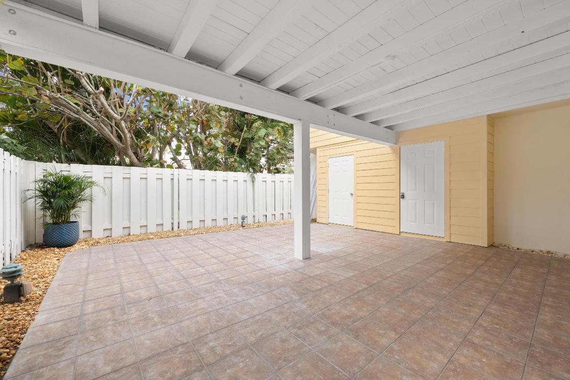 214 Seabreeze Circle