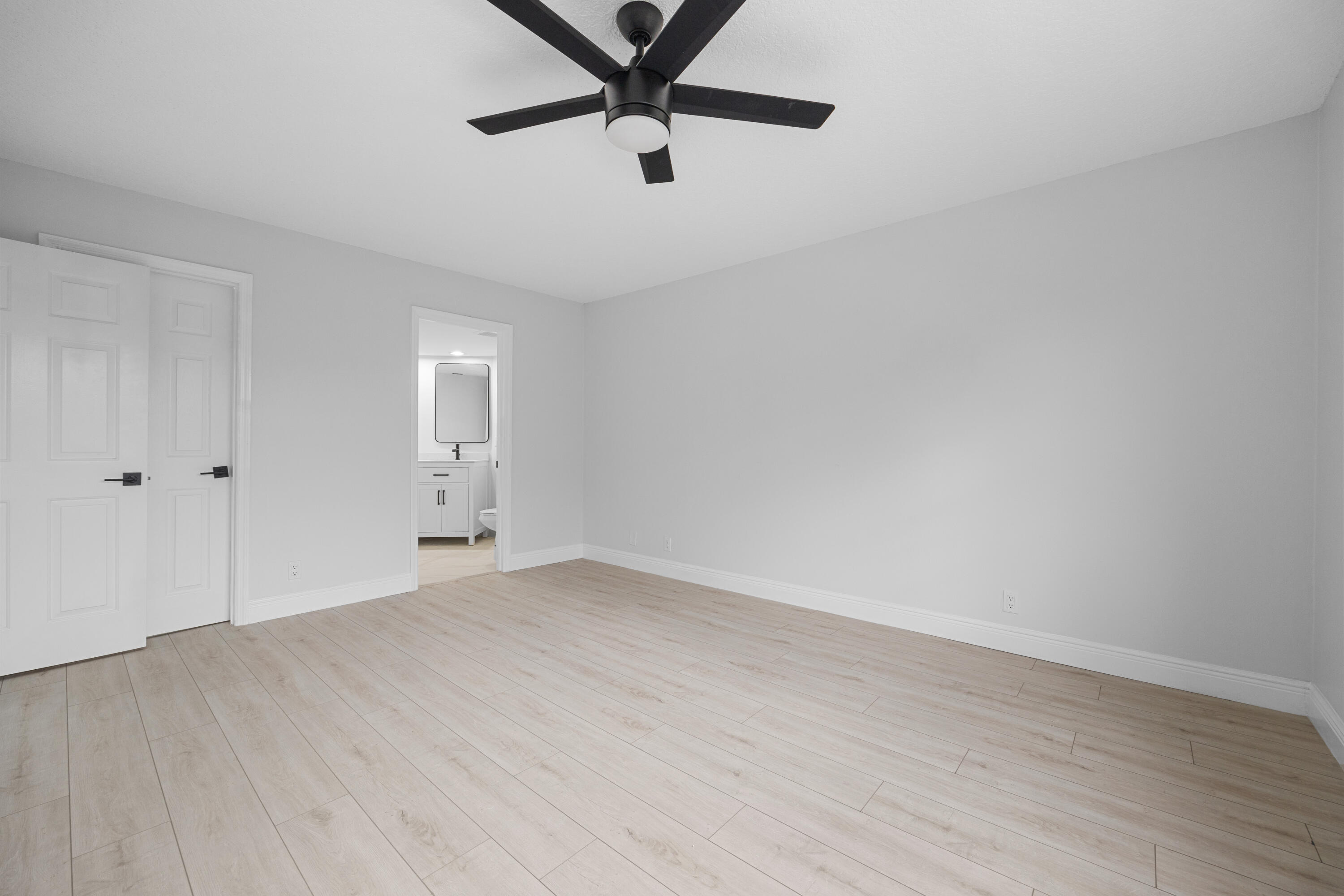 214 Seabreeze Circle