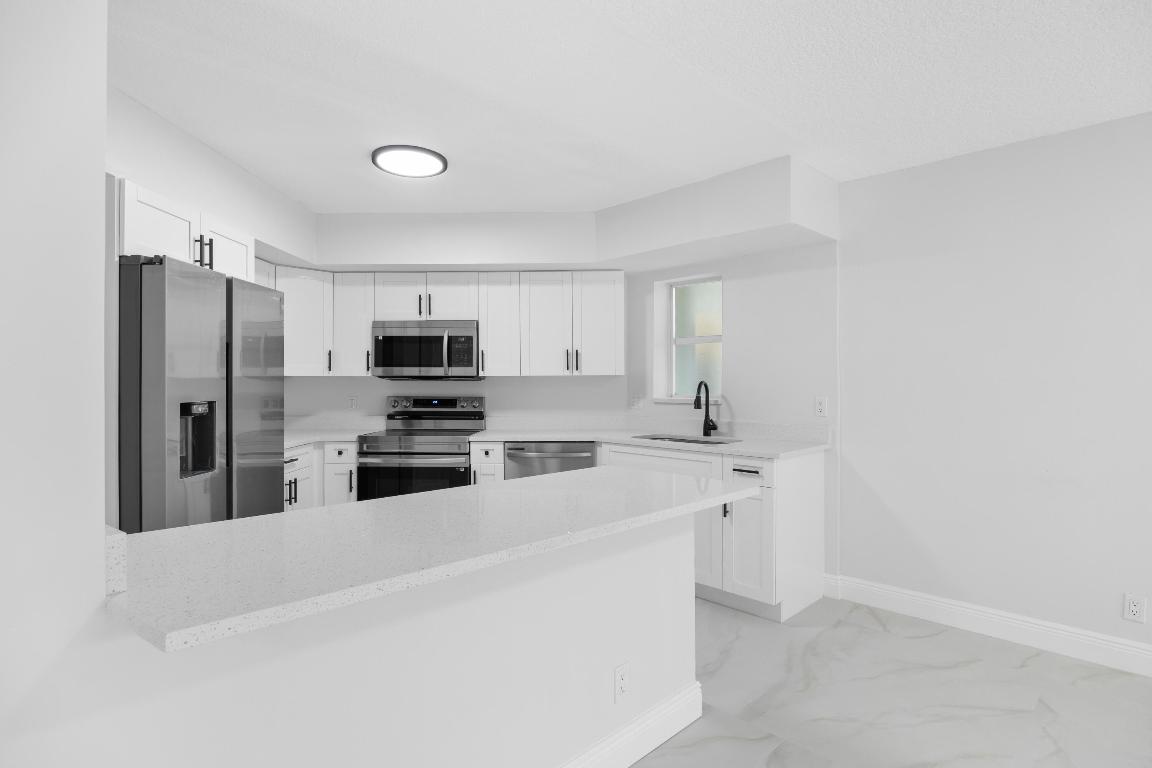 214 Seabreeze Circle