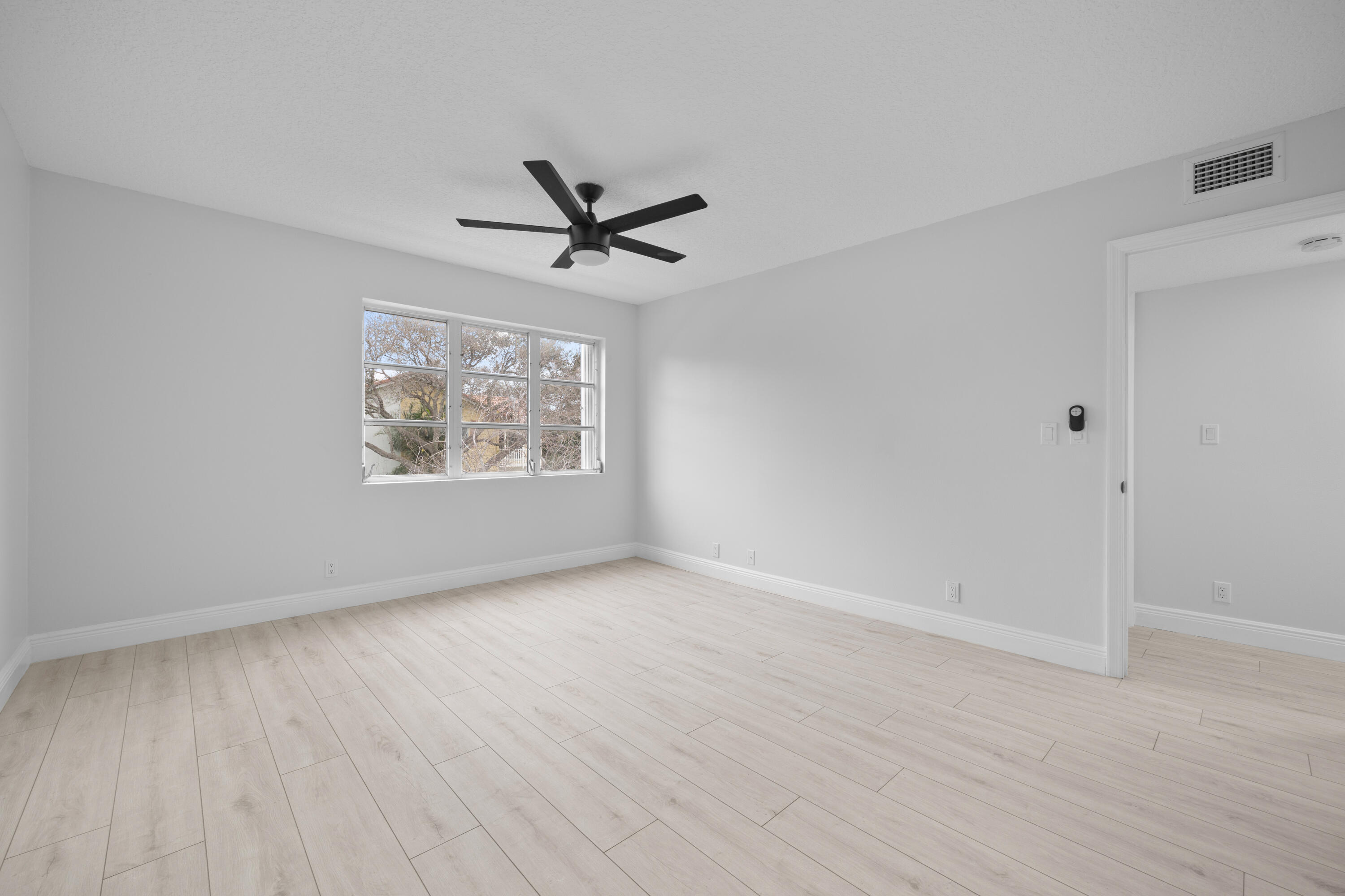 214 Seabreeze Circle