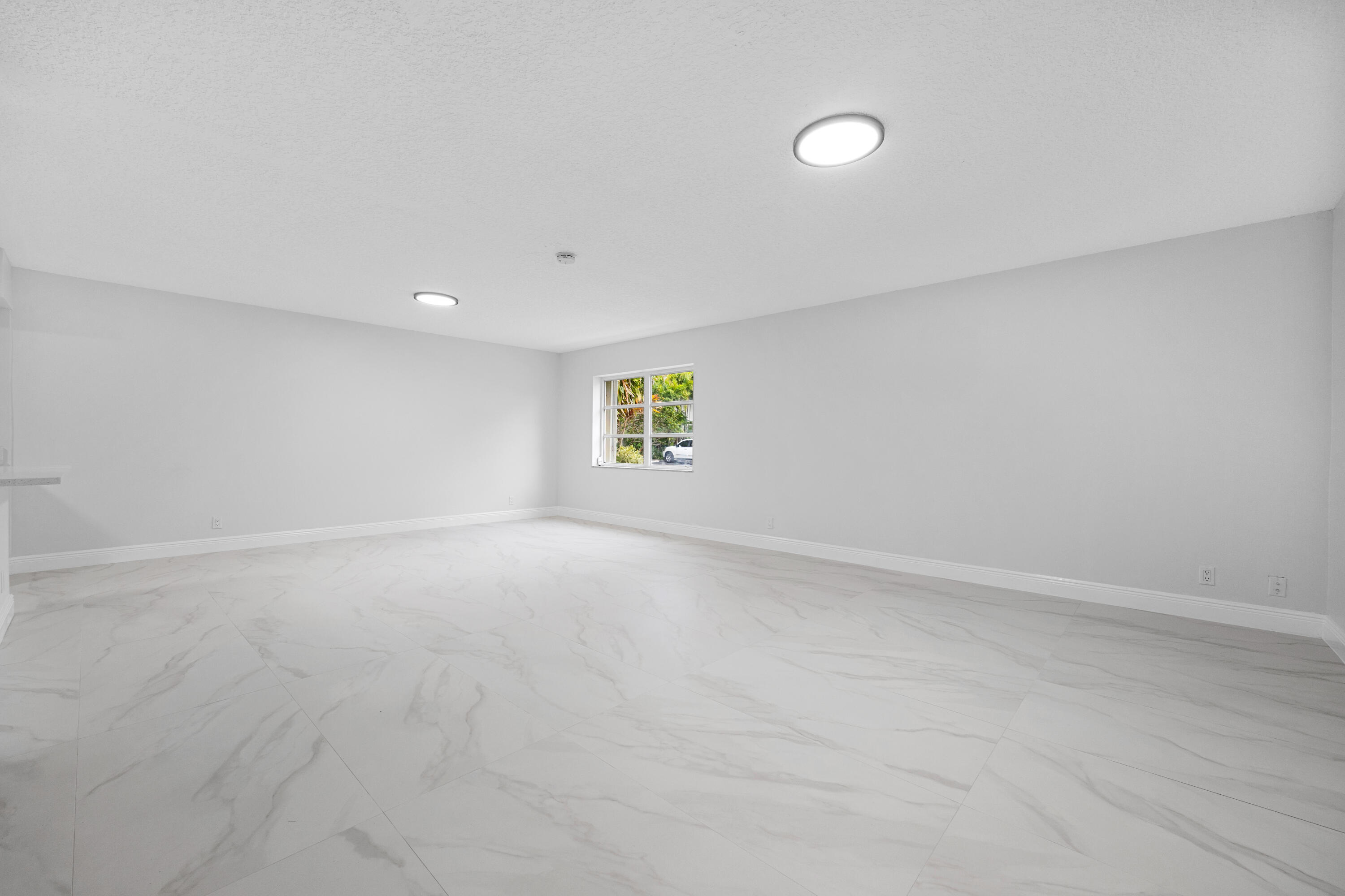 214 Seabreeze Circle