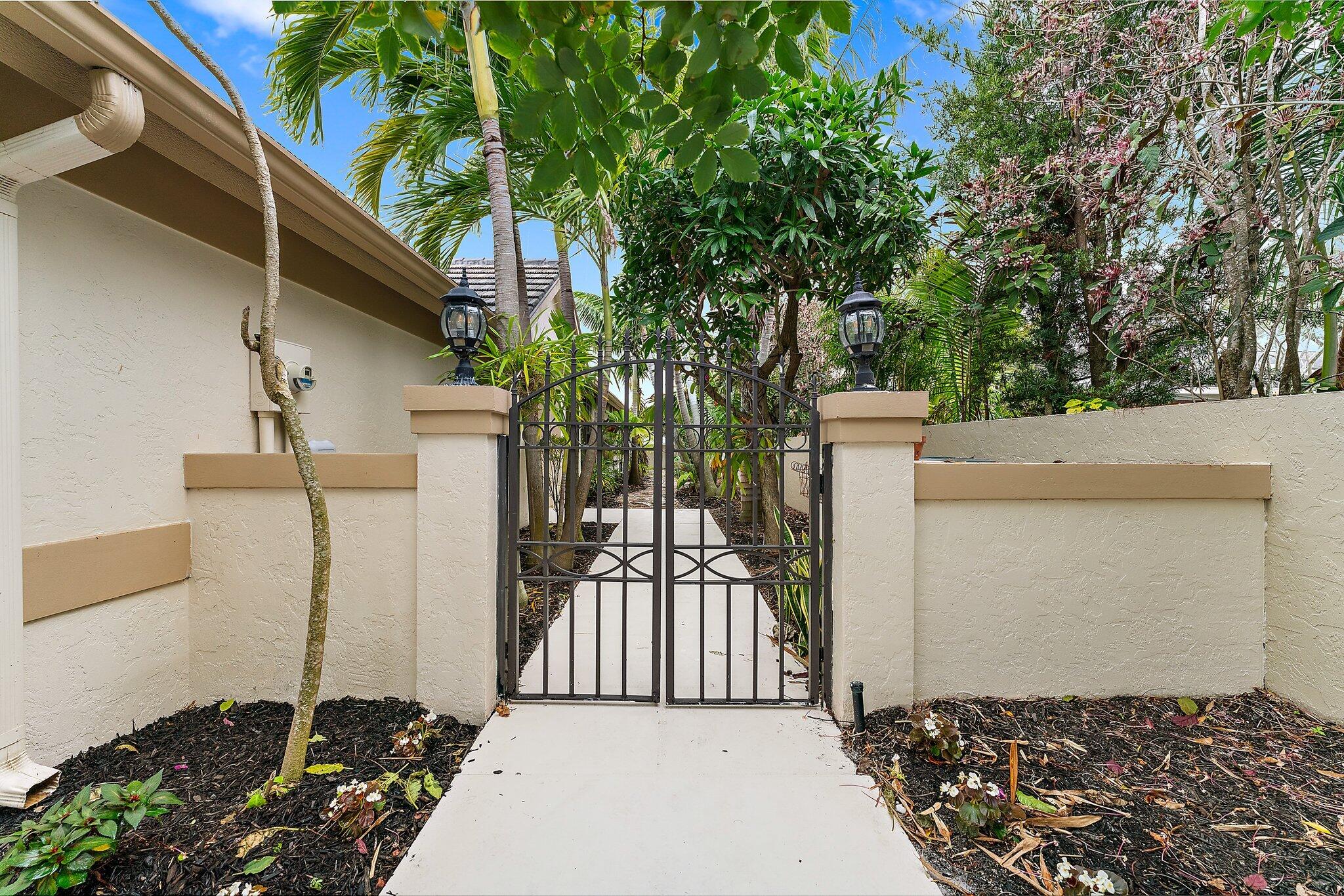 13081 SE Green Turtle Way