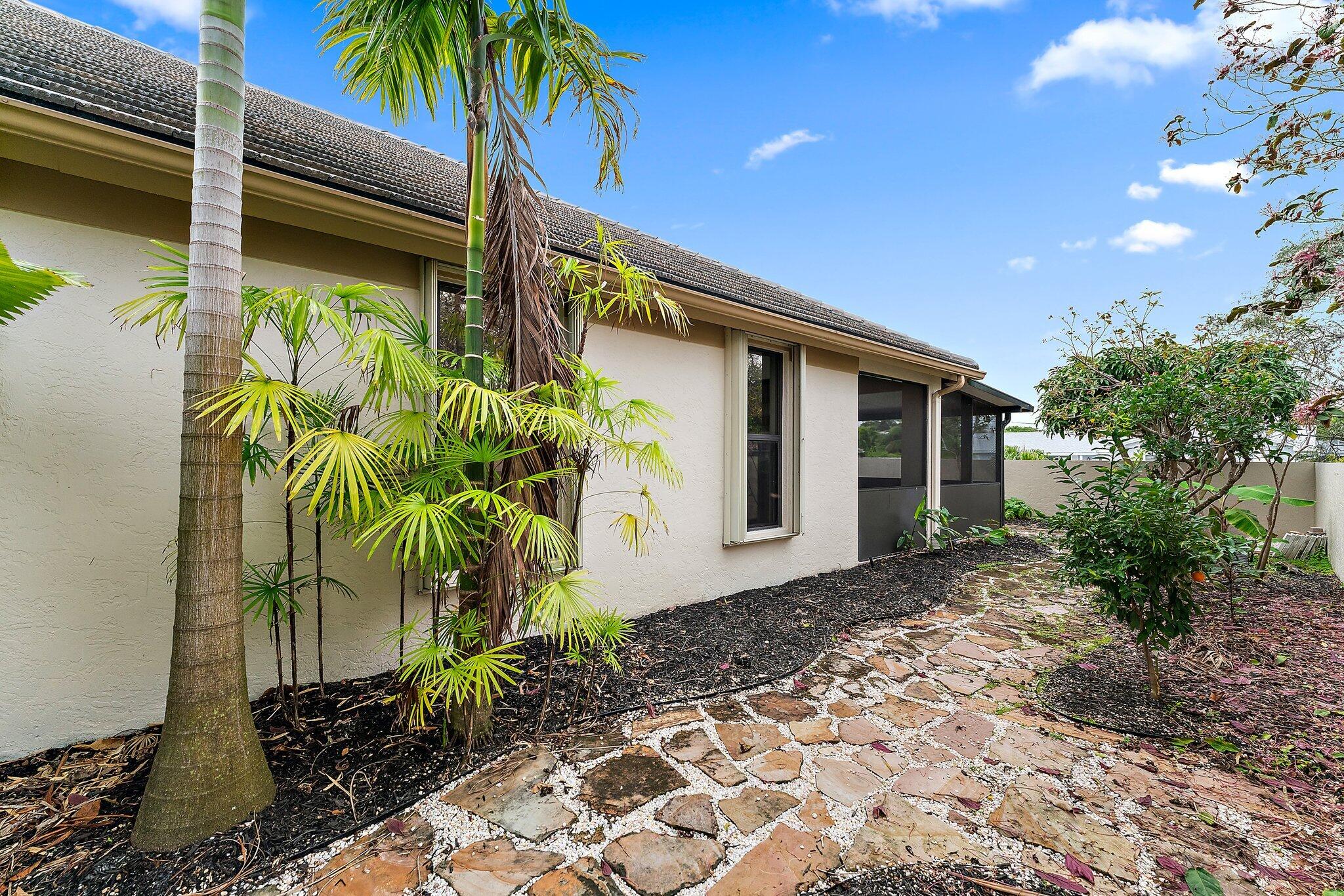 13081 SE Green Turtle Way