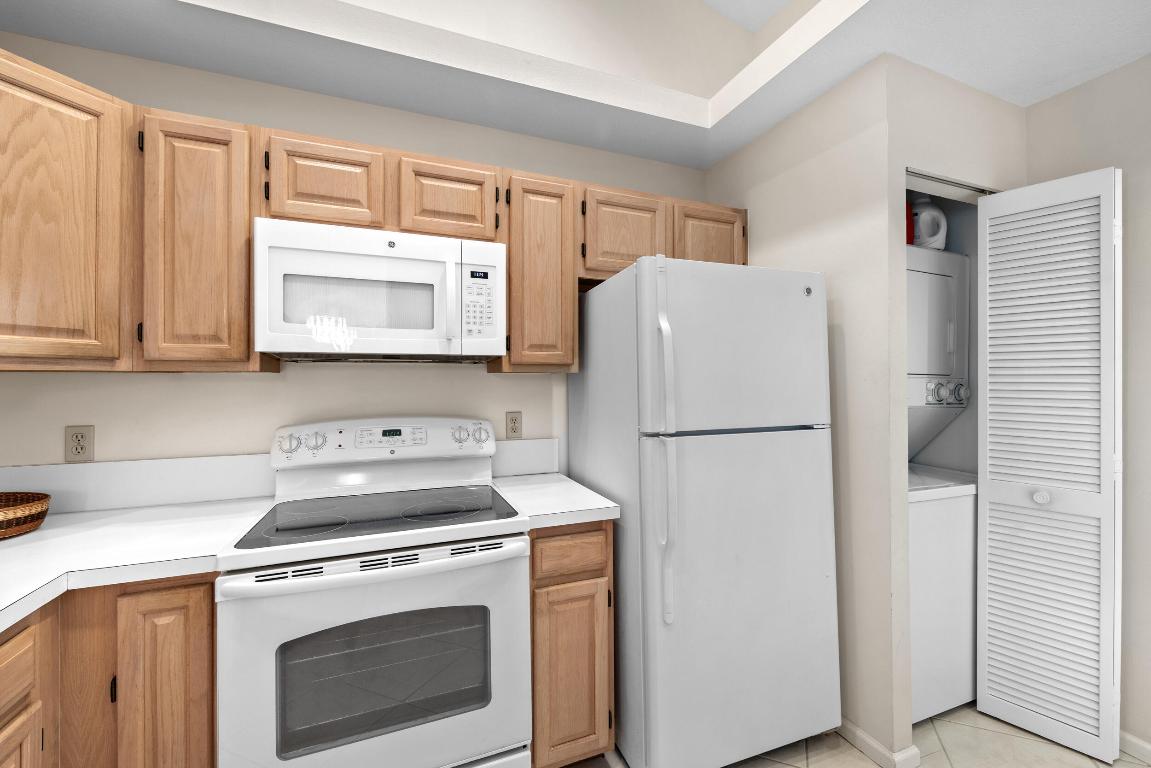 802 Muirfield Court 802e