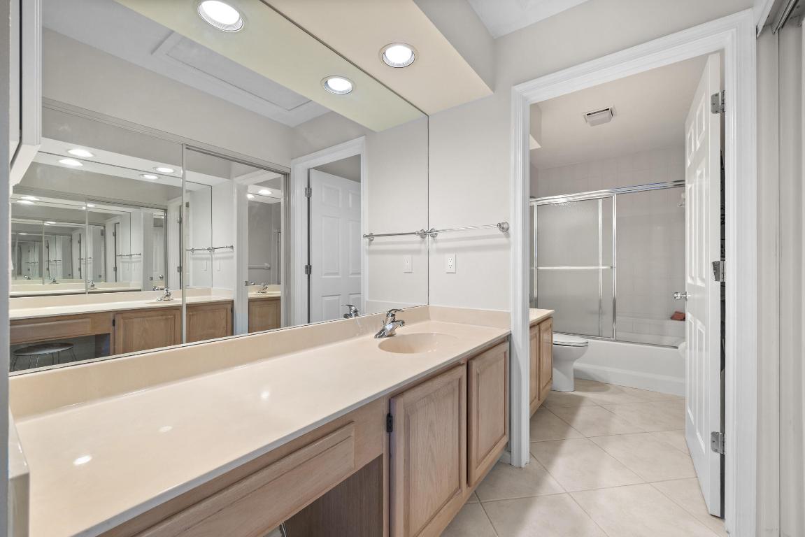 802 Muirfield Court 802e