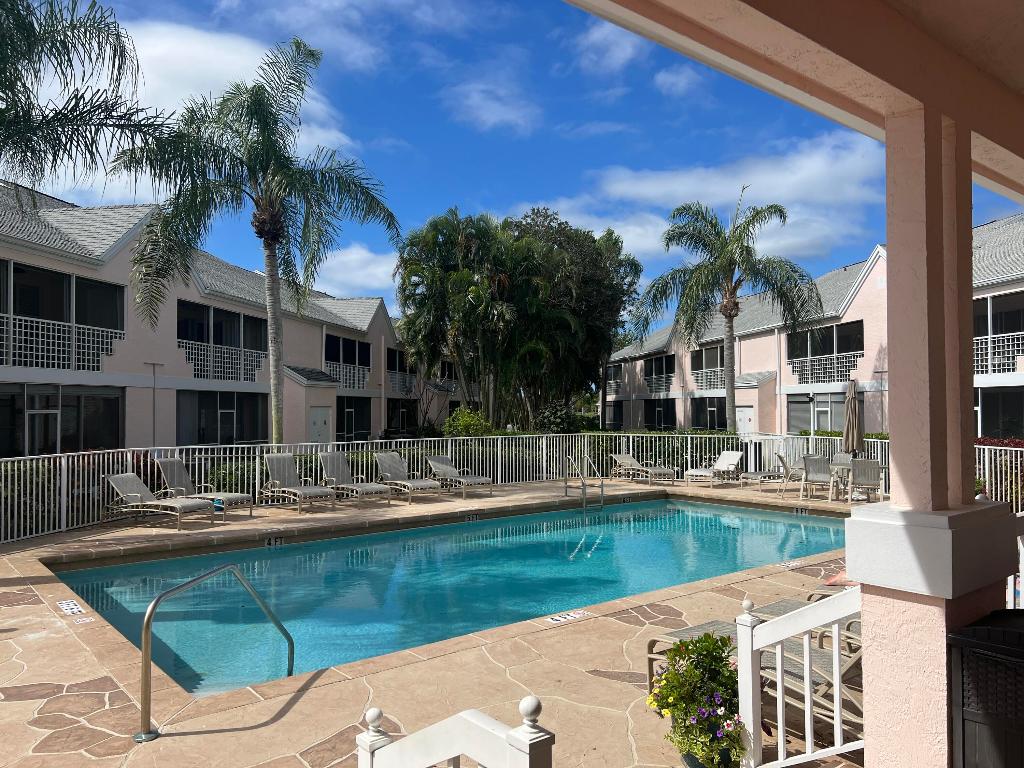 802 Muirfield Court 802e