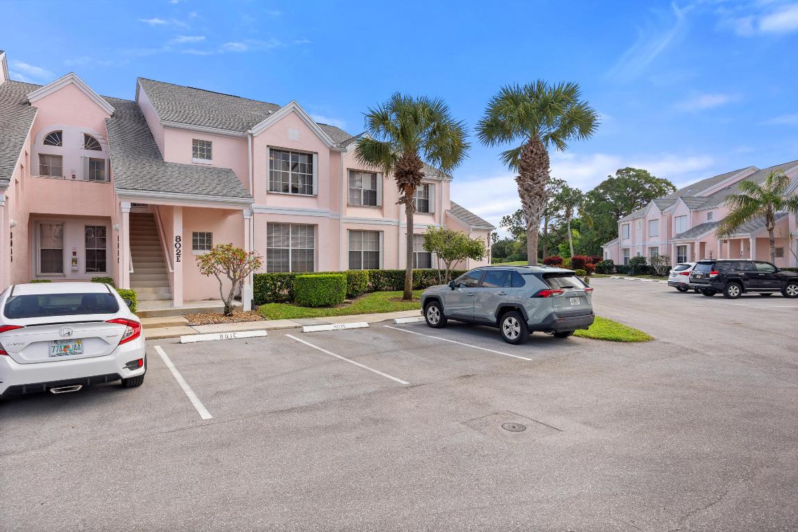 802 Muirfield Court 802e