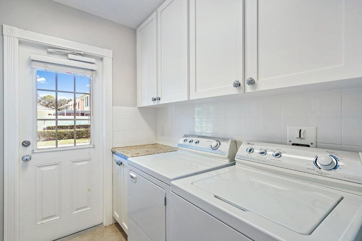 3239 E Community Drive