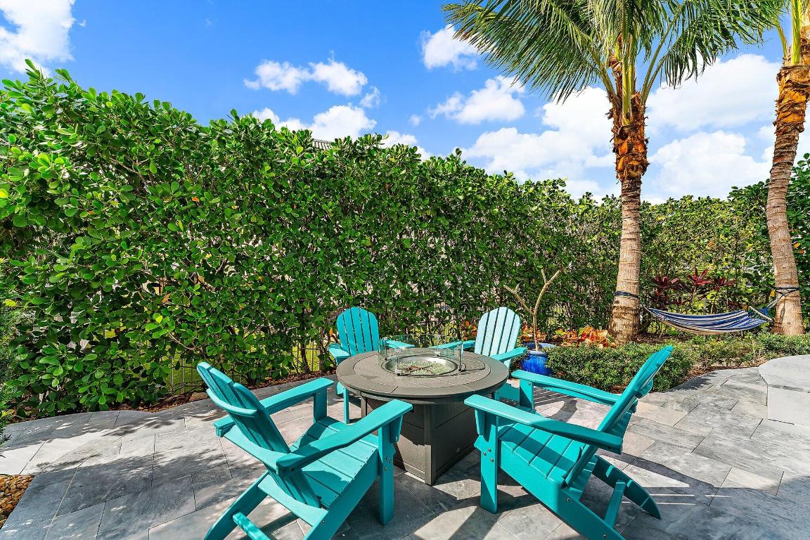 573 E Cocoplum Drive E