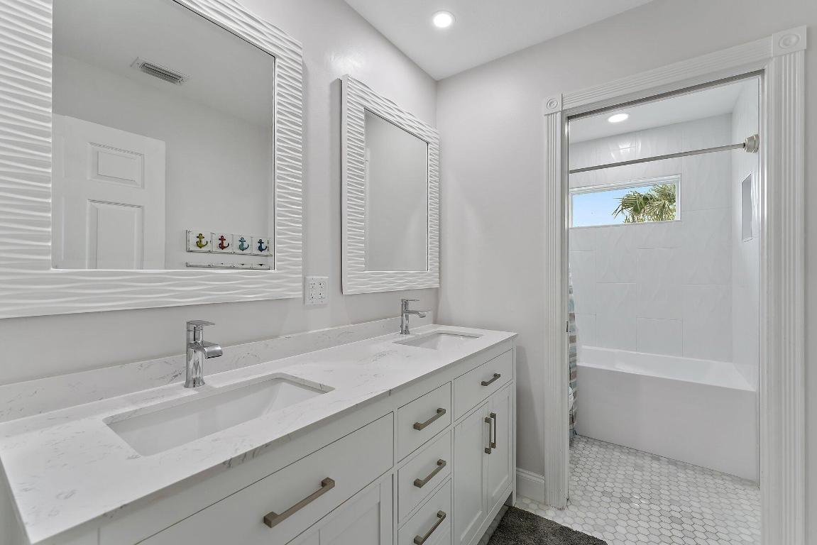 573 E Cocoplum Drive E