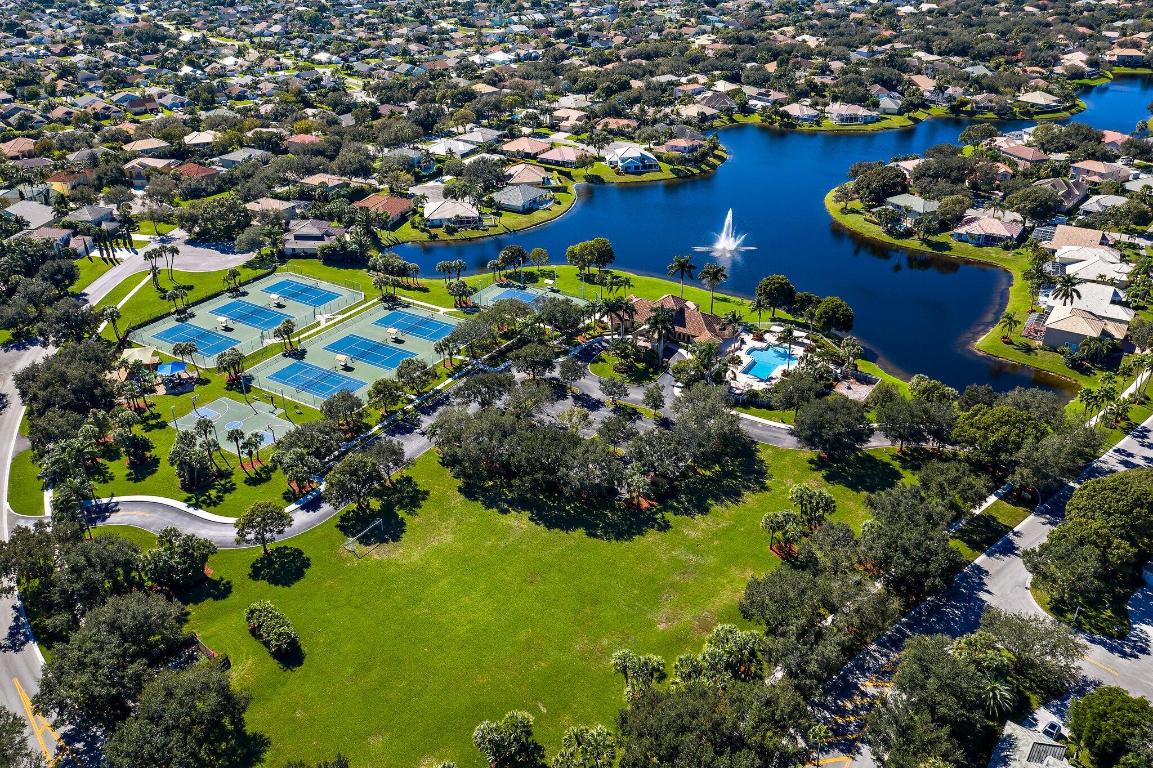 573 E Cocoplum Drive E