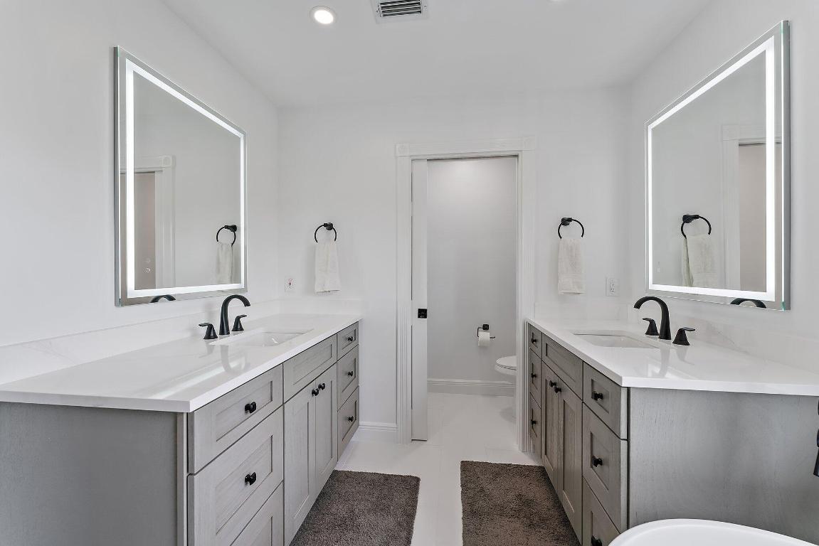 573 E Cocoplum Drive E