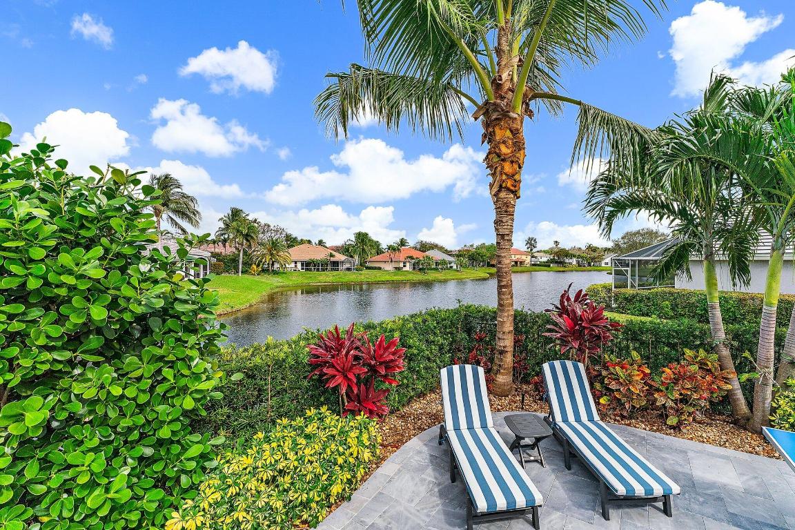 573 E Cocoplum Drive E