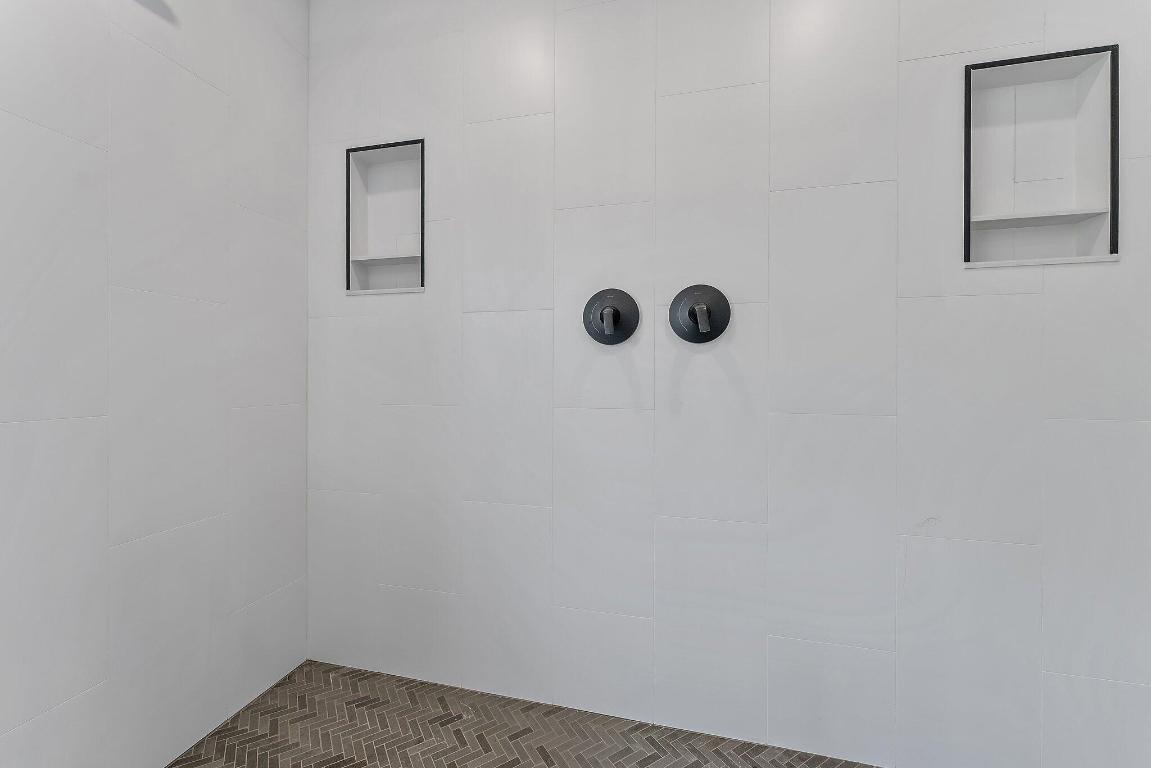 573 E Cocoplum Drive E