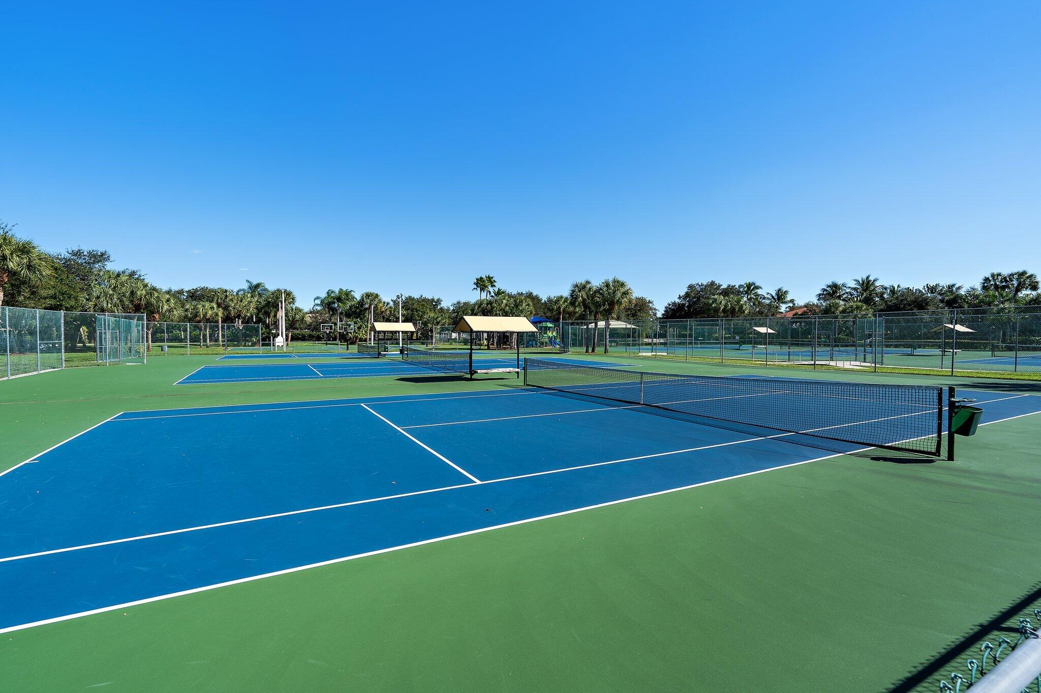 573 E Cocoplum Drive E